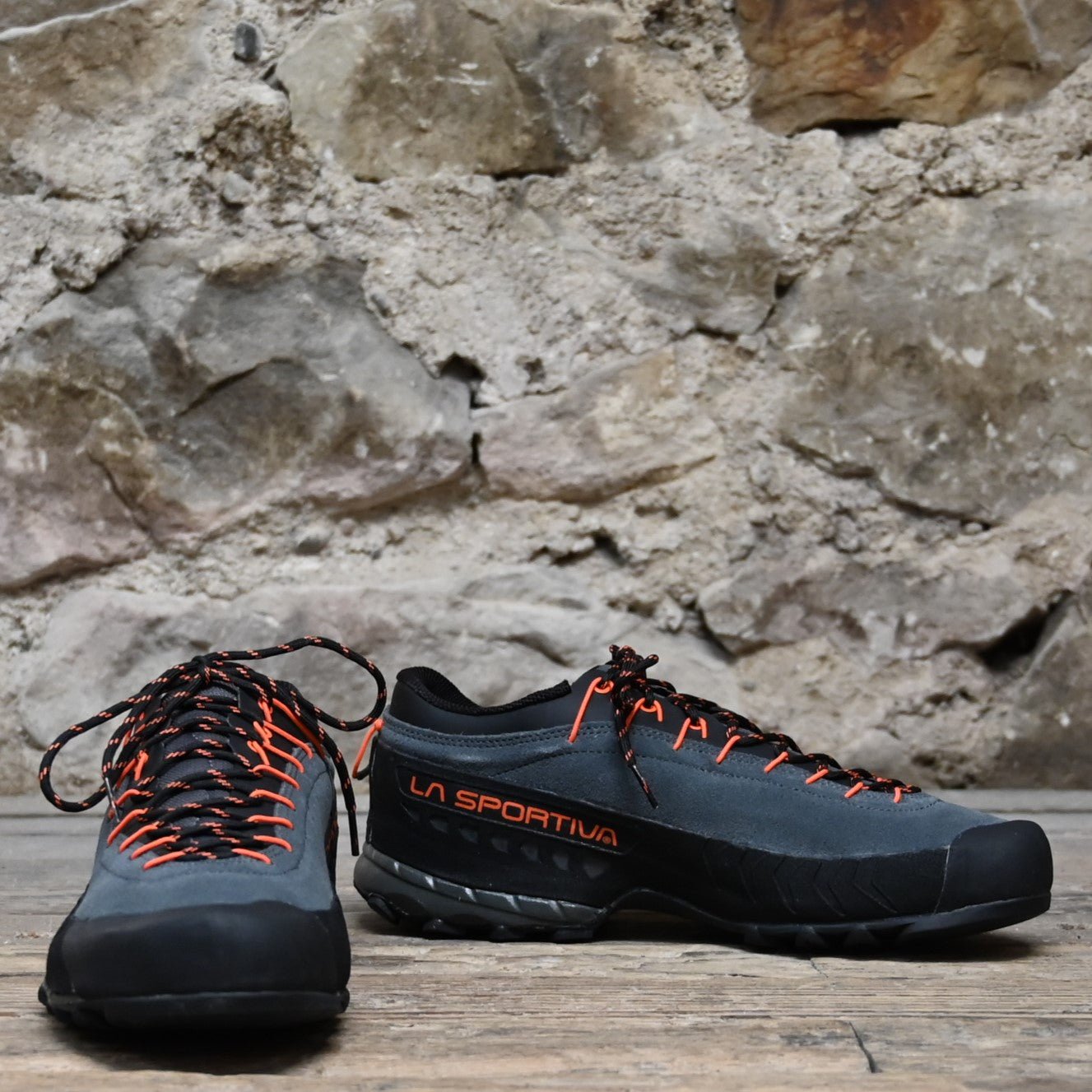 La Sportiva Men's XT4 Carbon Flame – Atomic 79