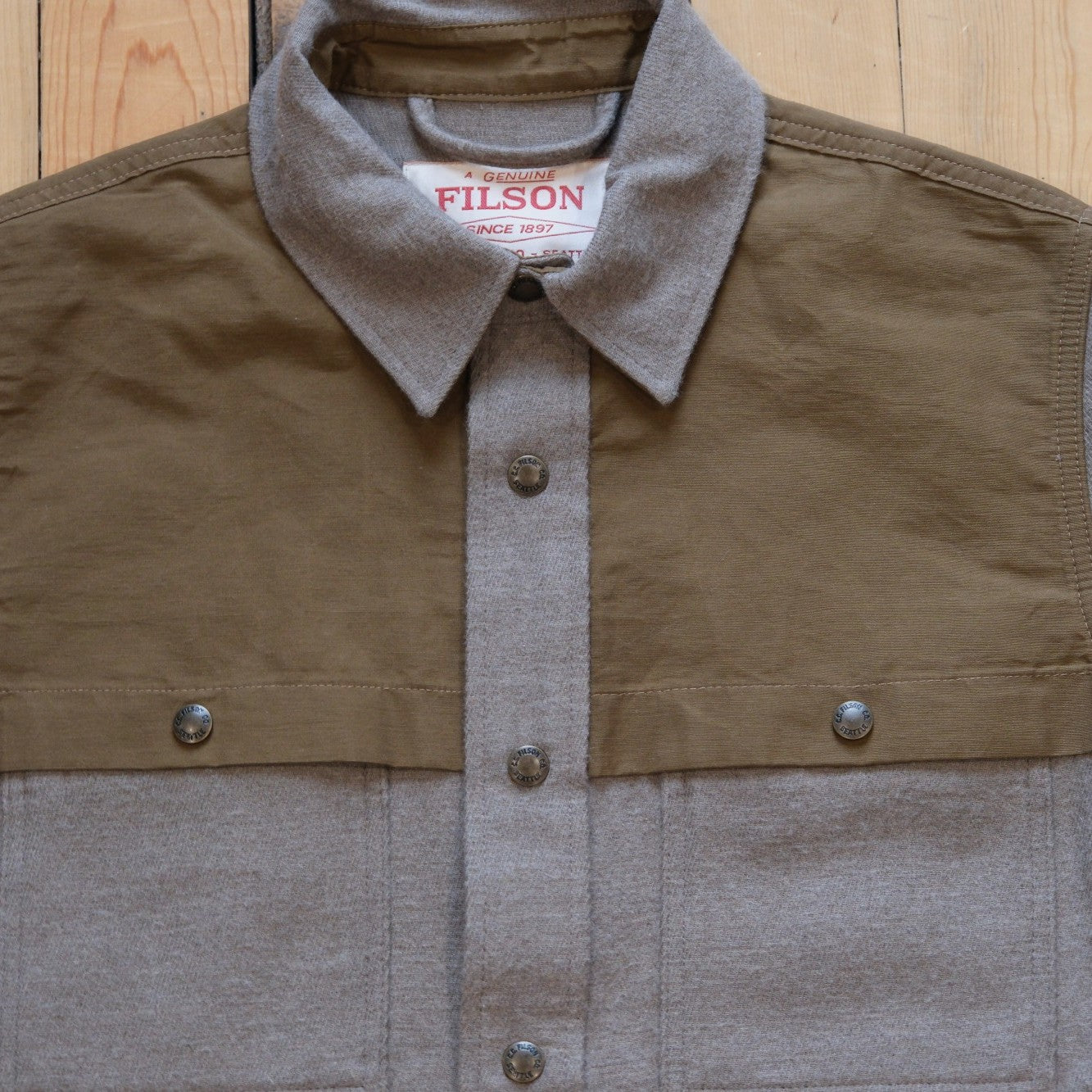 Filson Colchuck Forester Jac-Shirt in Ash Heather.