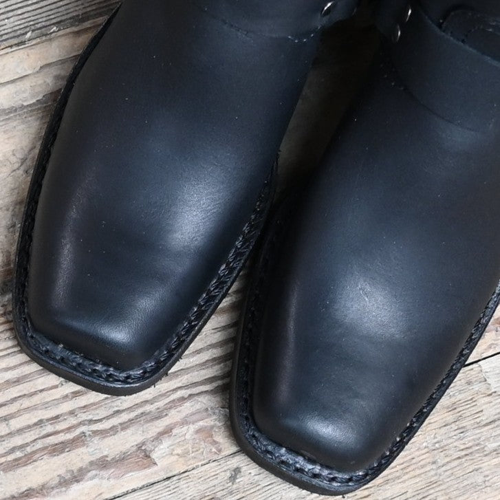 The Frye Company Ladies 12R Harness Boot in Black