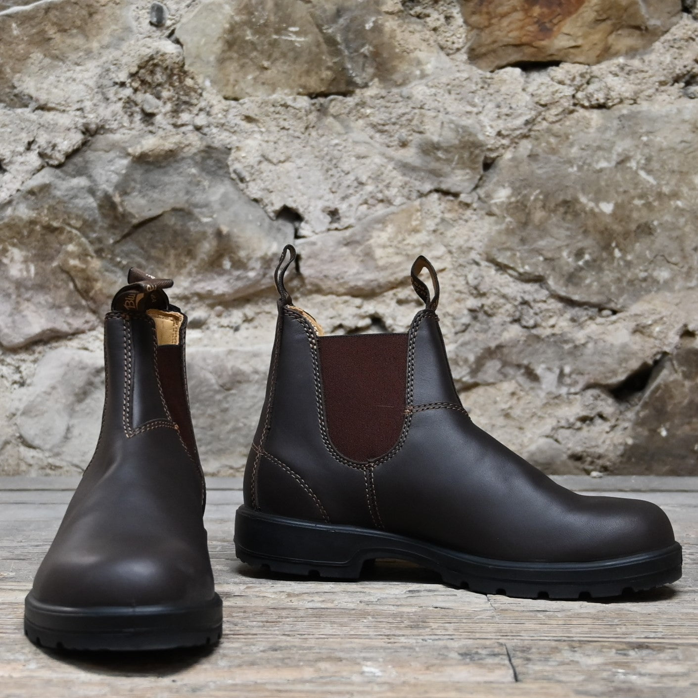Blundstone Slip On – Walnut Premium Leather | Classic Chelsea Boot