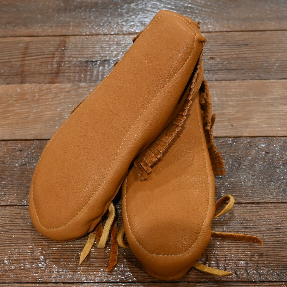 Geier Gloves adult low top soft bison moccasins with fringe