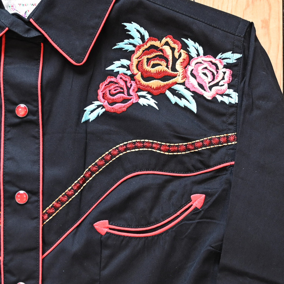 Rockmount ladies black Western shirt with floral rose embroidery and snap buttons