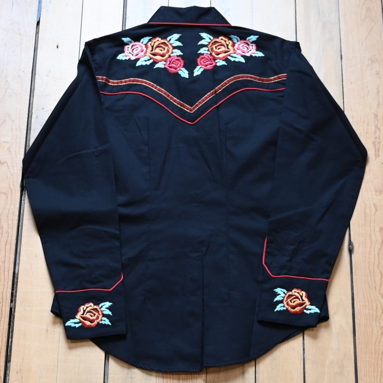 Rockmount ladies black Western shirt with floral rose embroidery and snap buttons