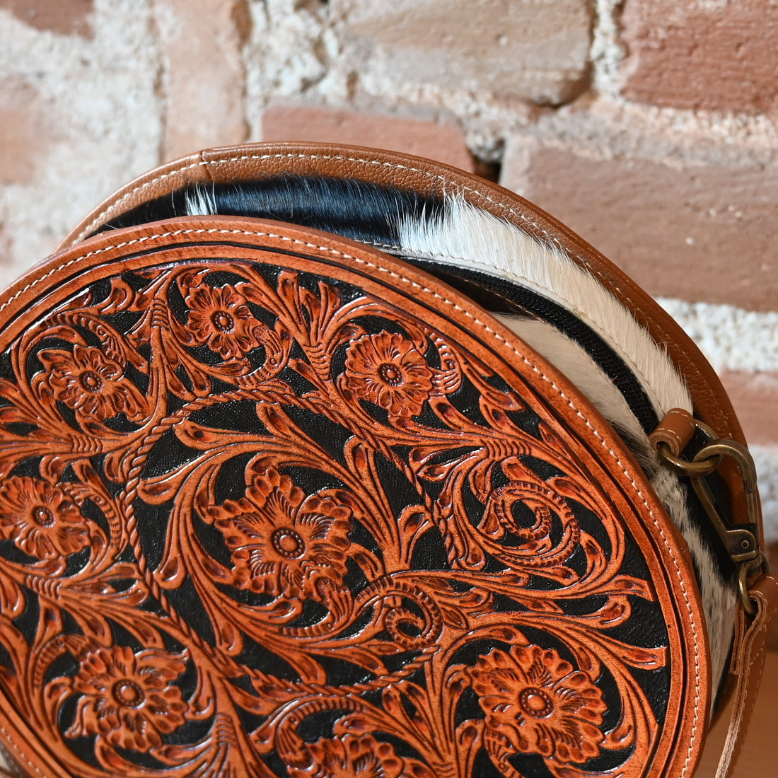 Myra Intrepid round leather & hairon bag