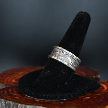 Vogt Clay sterling silver men’s ring, 9 mm band with engravings and raised edge