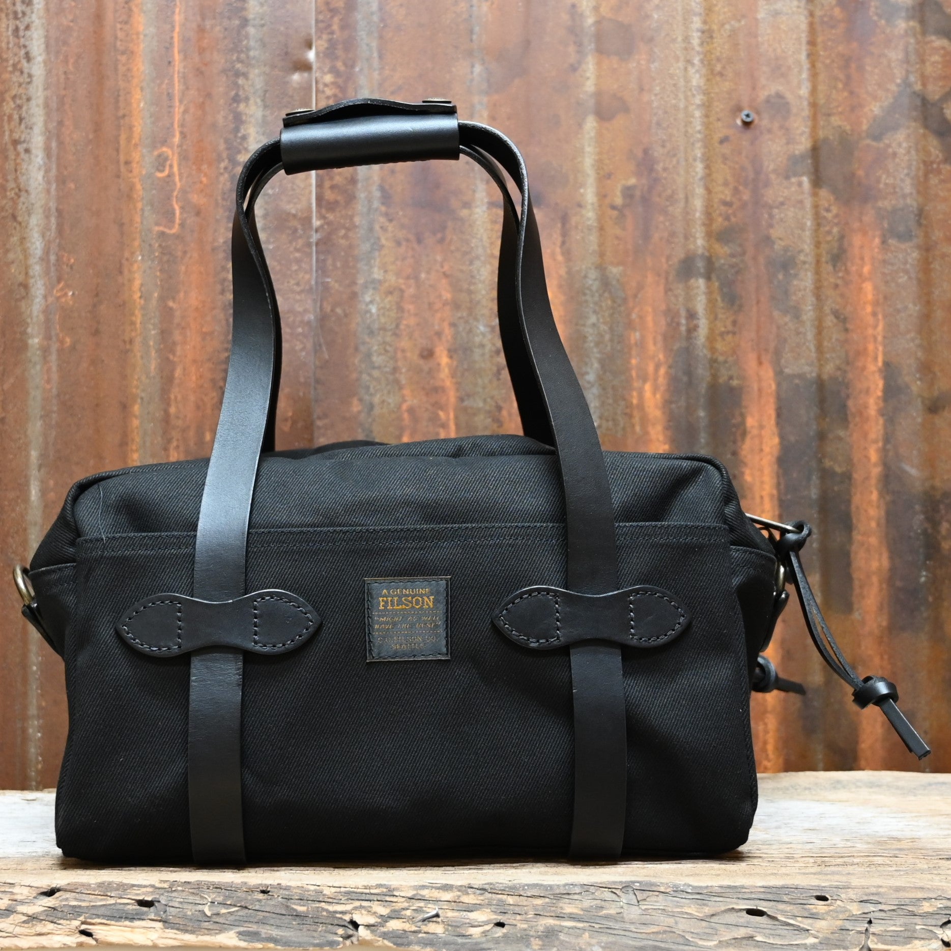 Filson Compact Duffle Bag – Black – Atomic 79