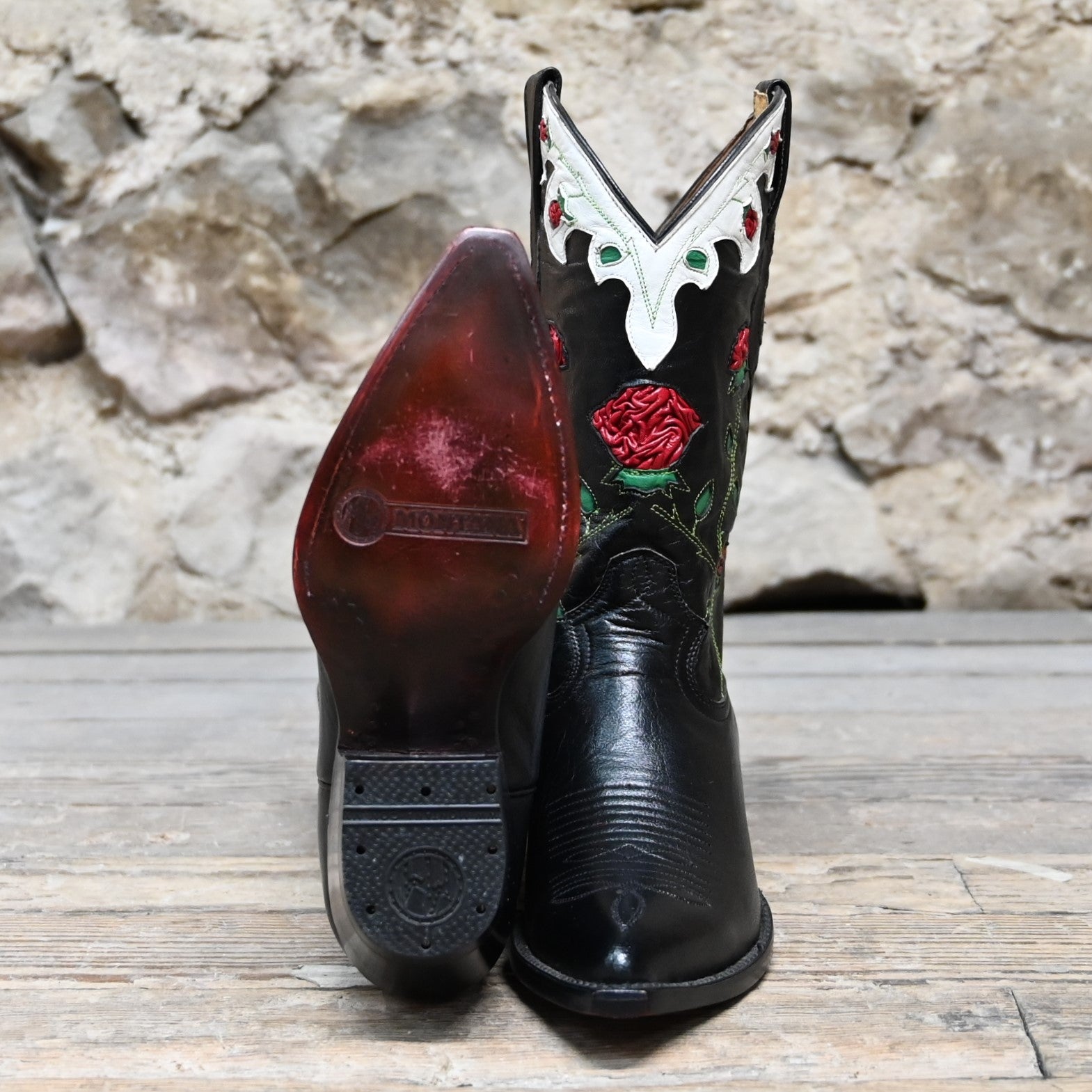 Ladies 11" Black Leather Boot W/Inlayed Roses view of bottom