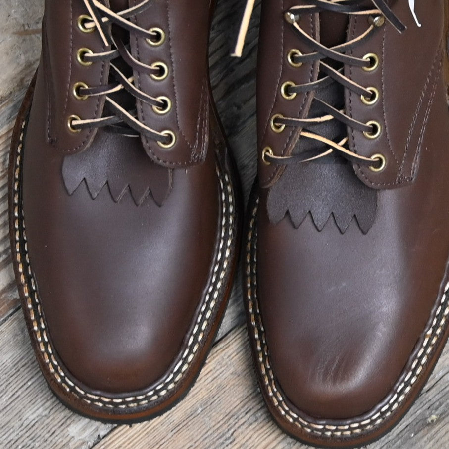 View of White’s 8″ brown Original Packer boot with round toe and Vibram 700 sole