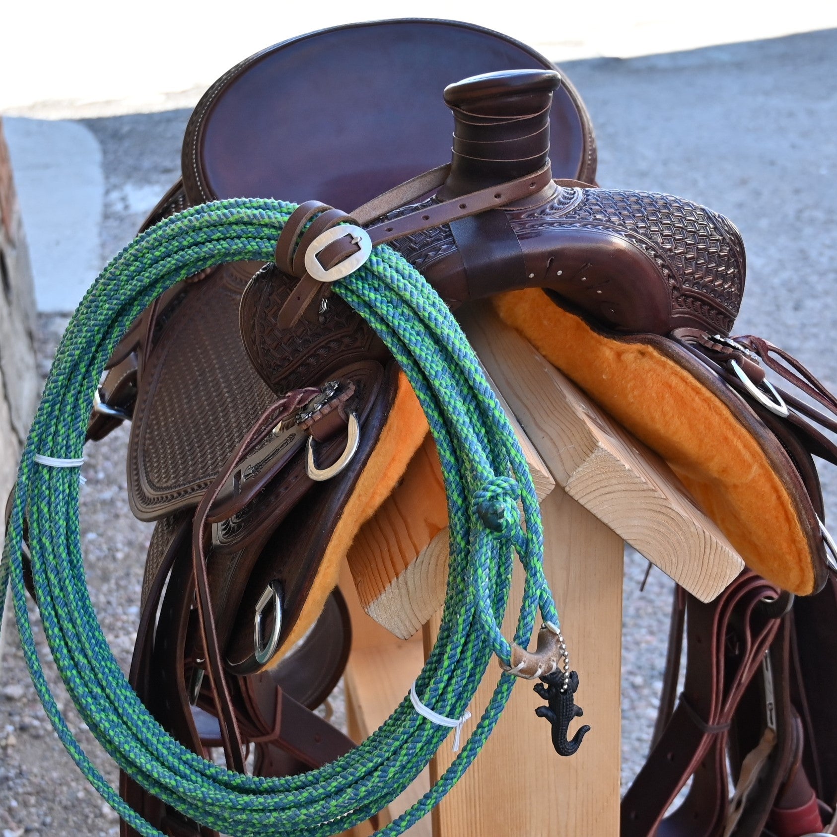 View of Deeter Custom Saddlery Will James 16" Seat Saddle – handcrafted Western saddle