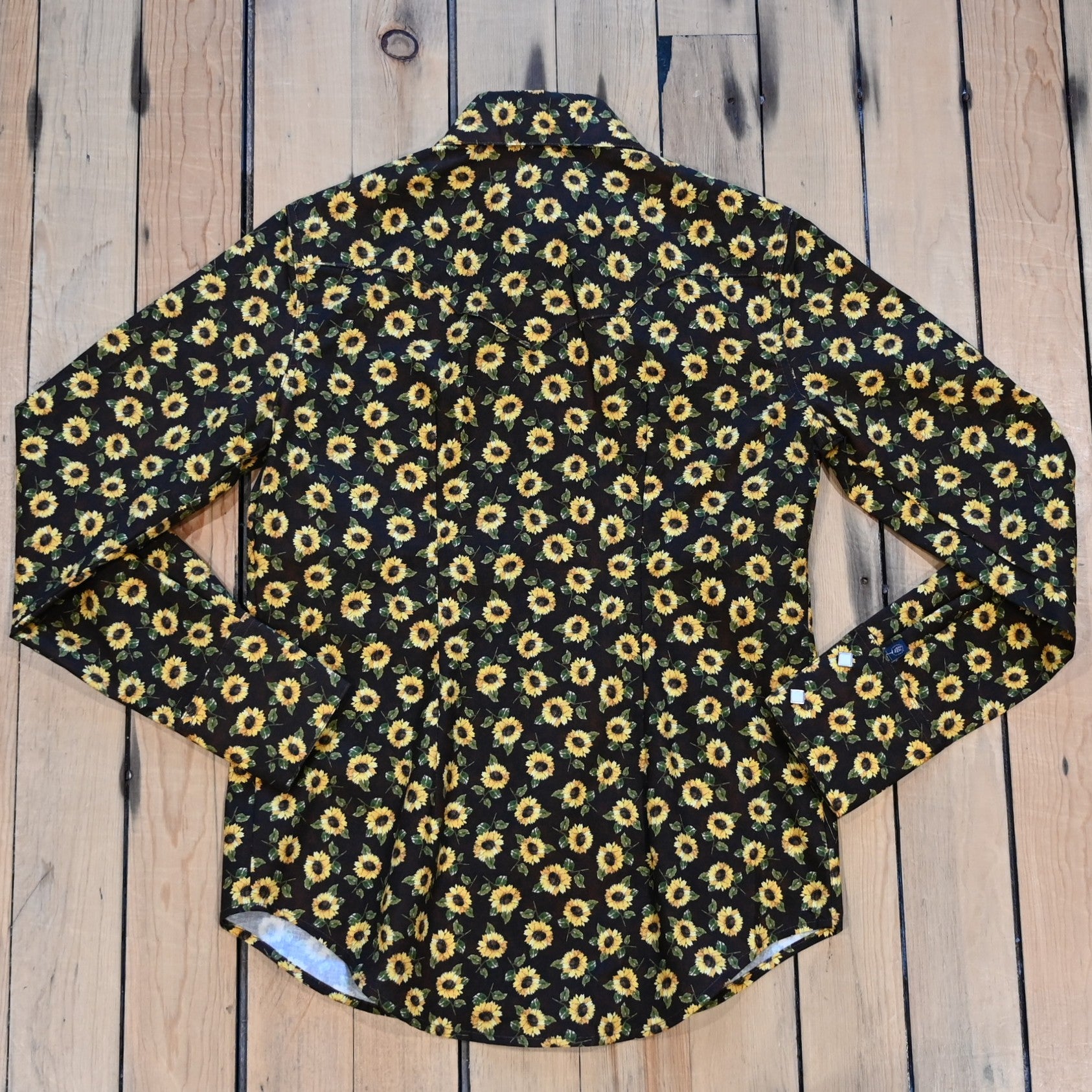 Rockmount ladies vintage brown sunflower print western shirt with diamond snaps and sawtooth pockets