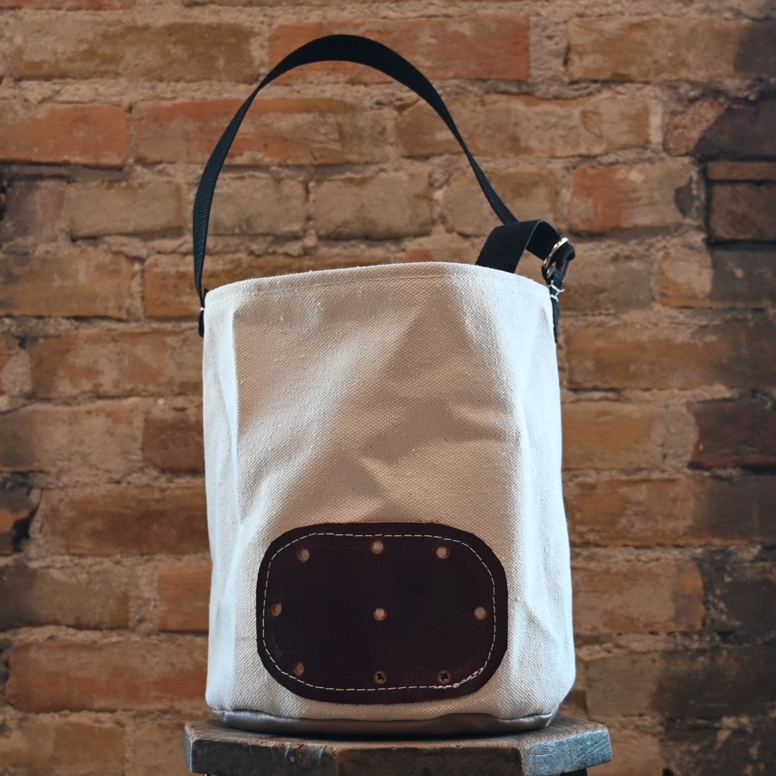 View of nose feed bag