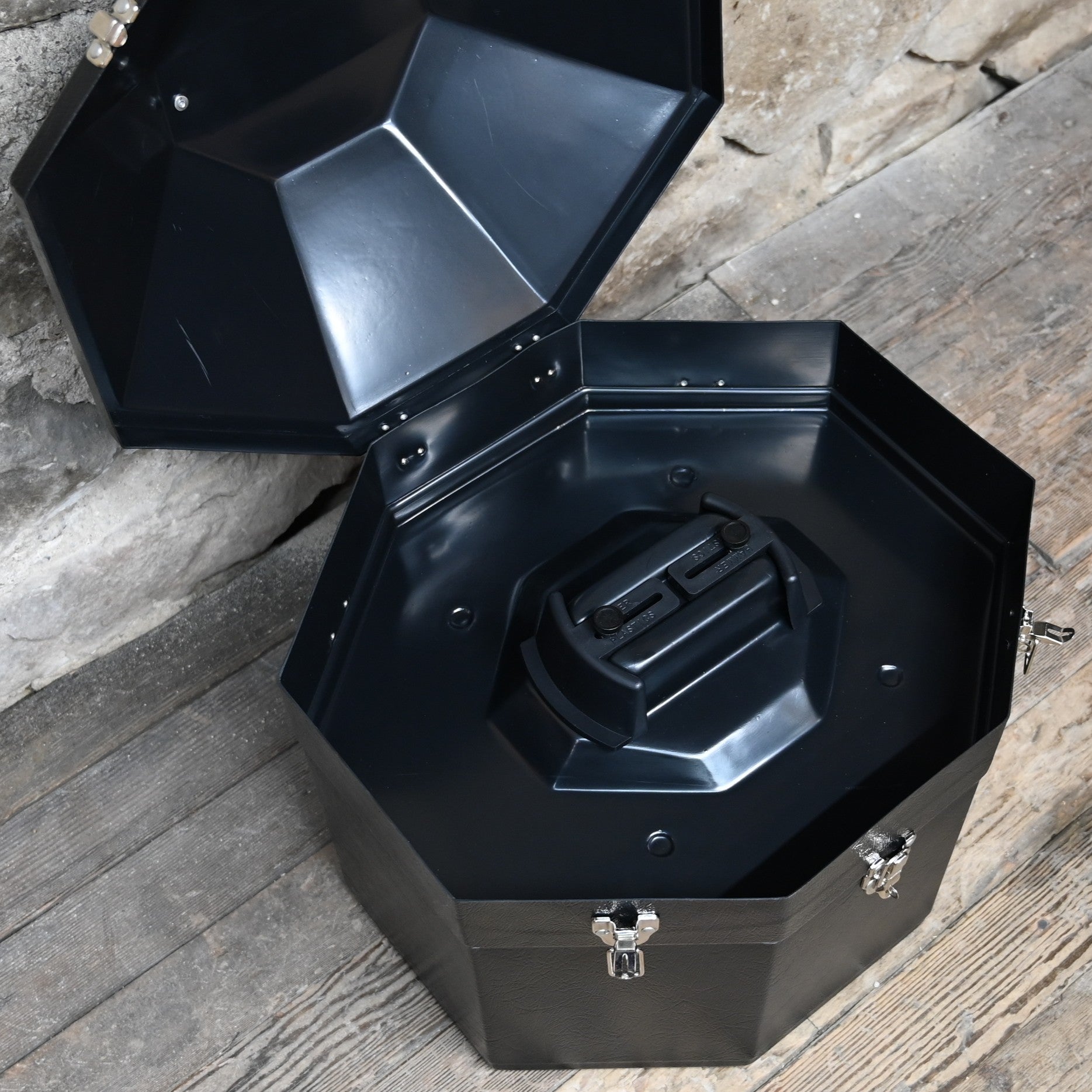 Hammer Plastics black double Western hat carrier with handle and secure latches