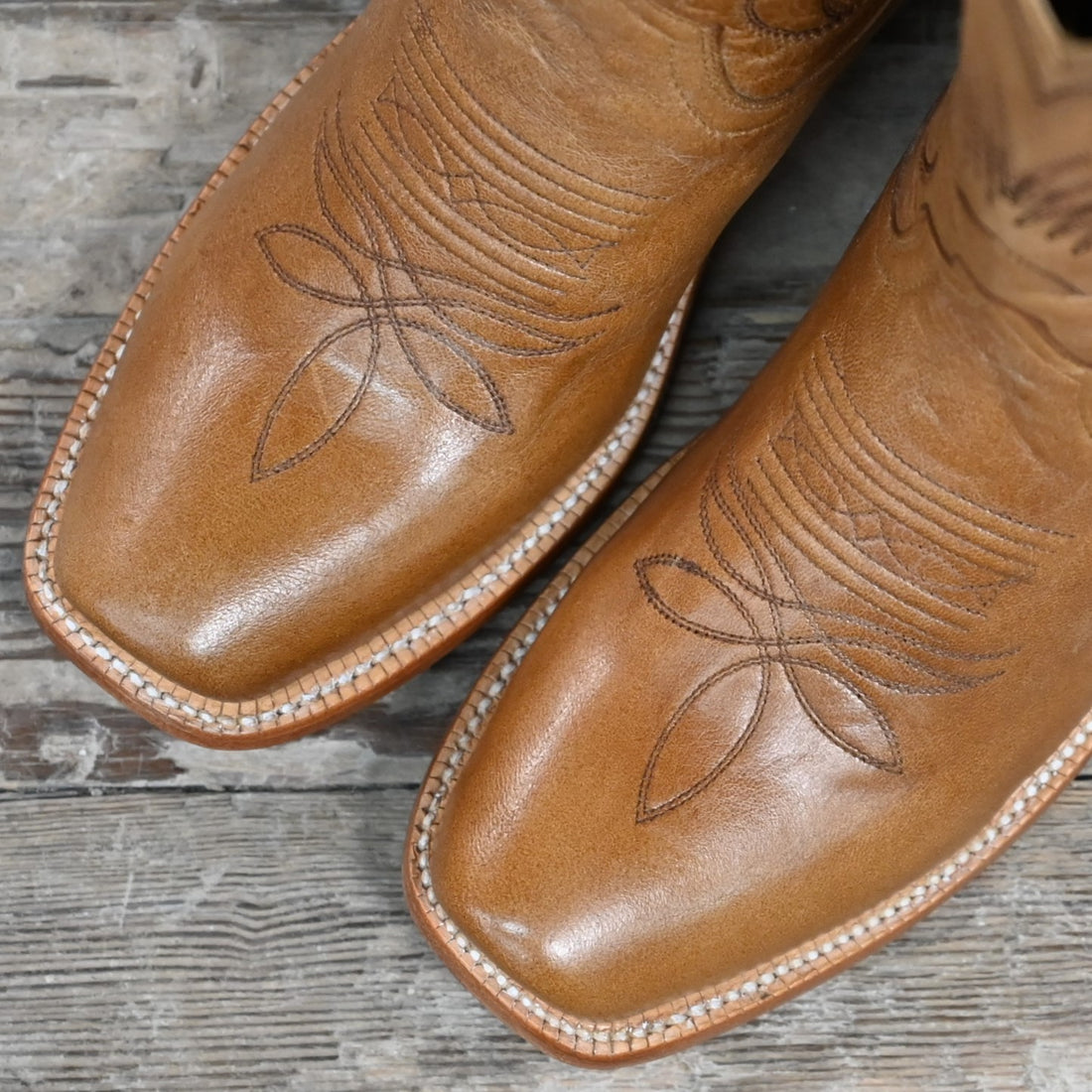 View of Hyer LEAWOOD 13" boots showcasing honey-colored Mestizo goat leather vamp and upper with Cutter toe and leather stacked heel
