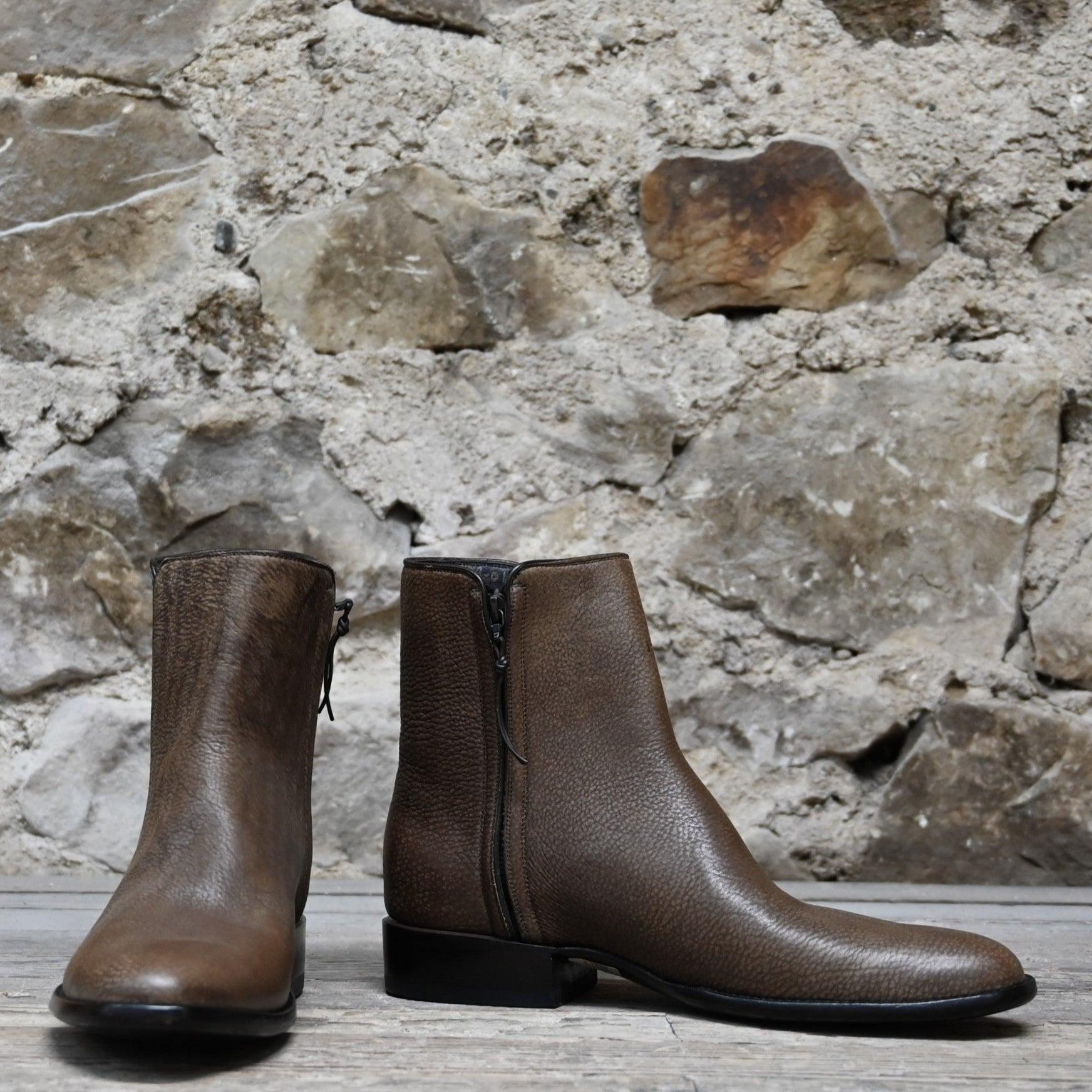 View of Stallion Men’s Zorro zip boot in brown bison with round toe