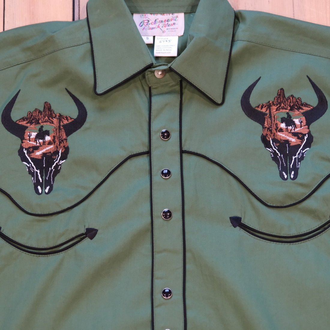Rockmount Men’s Green Bison Skull & Rider Embroidered Western Shirt