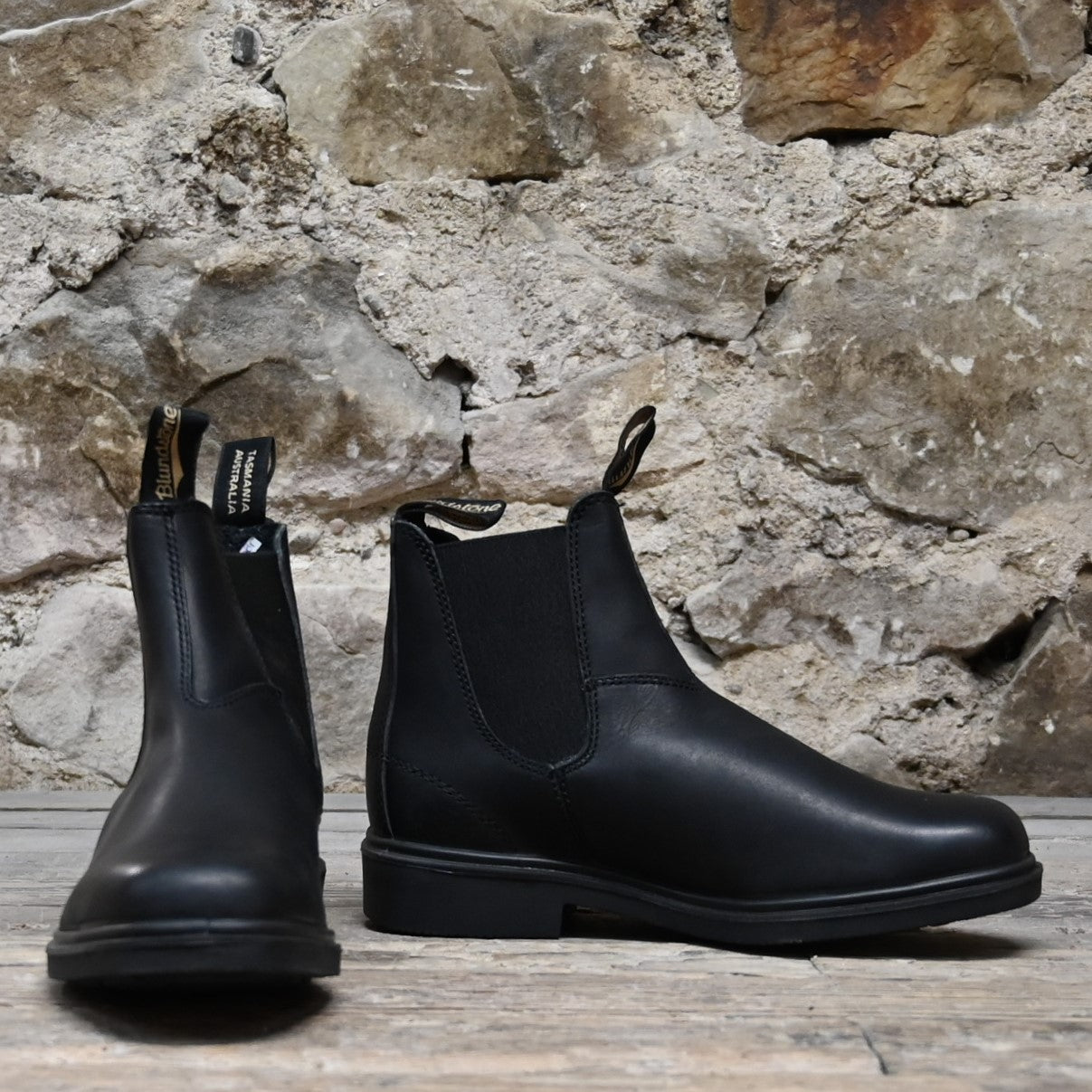 Mens Dress Boots Australia Blundstone Men's Slip On Dress Boot In Premium Black Leather Mens Dress Boots Australia Blundstone Men's Slip On Dress Boot In Premium Black Leather