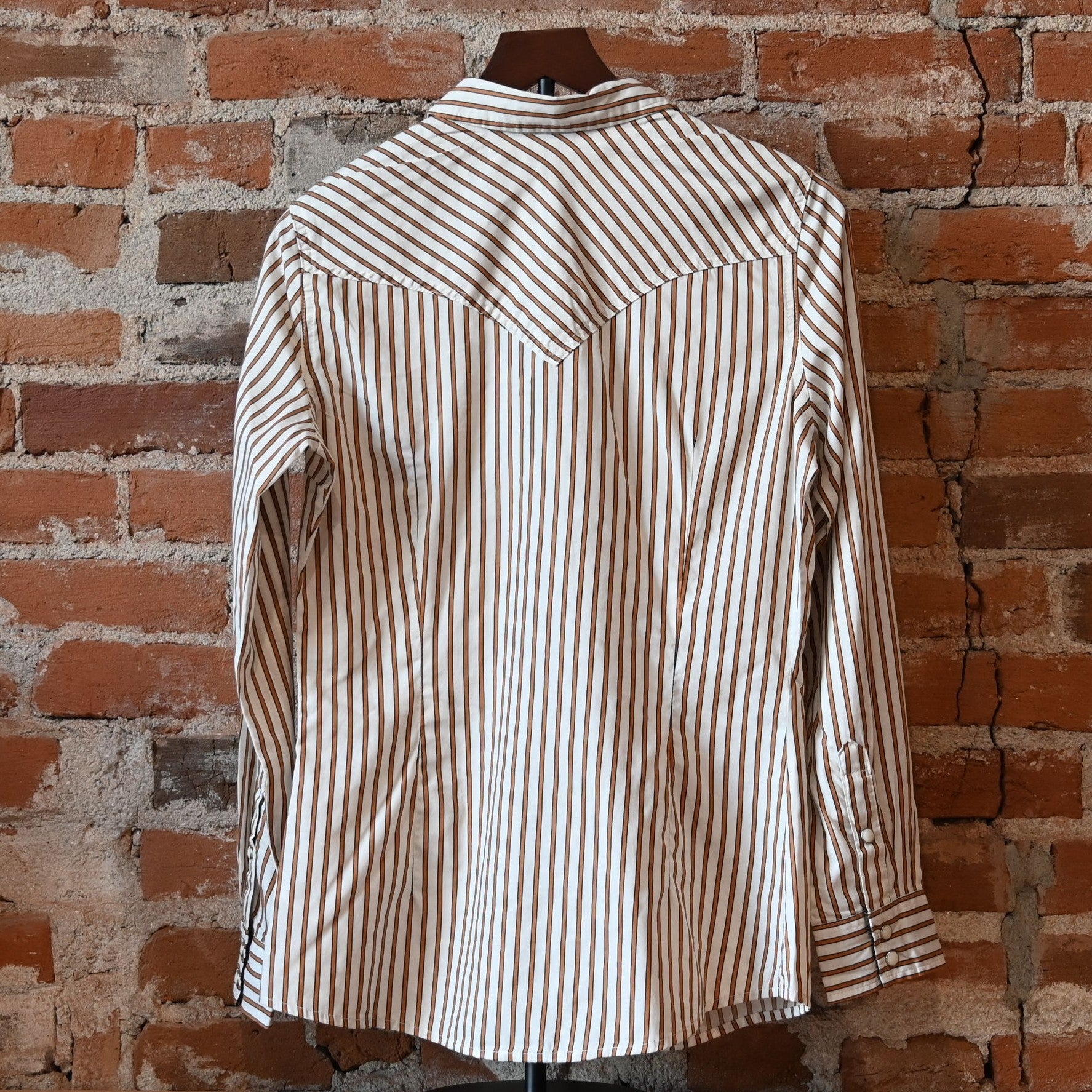 Wrangler Ladies All Occasion Western Snap Shirt in rust stripes with pearl snaps and chest pockets