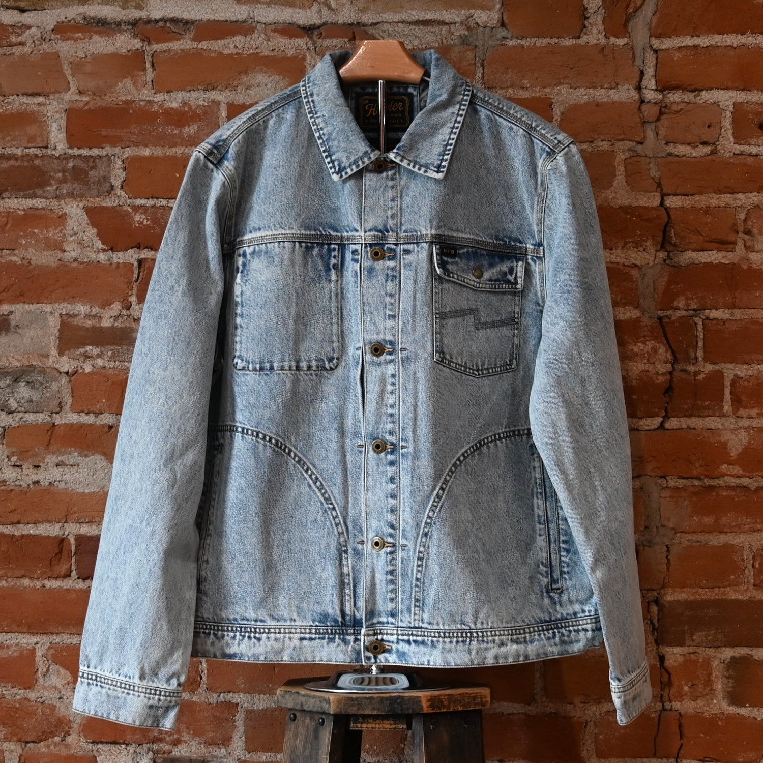 Howler Bros Denim Depot Jacket Lauper light wash, chest flap pockets and relaxed cut