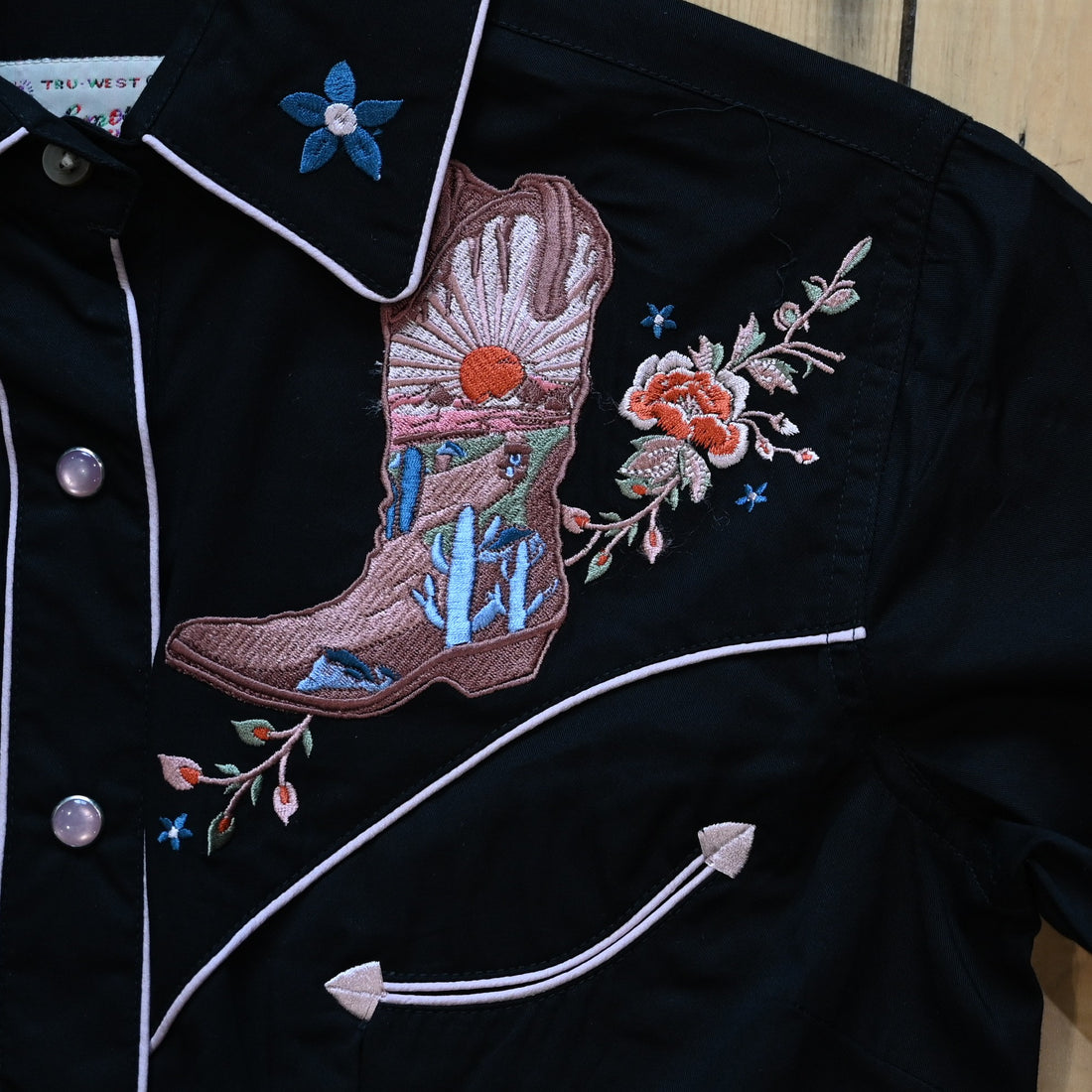 Rockmount ladies black Western shirt with vintage boots embroidery and snap buttons