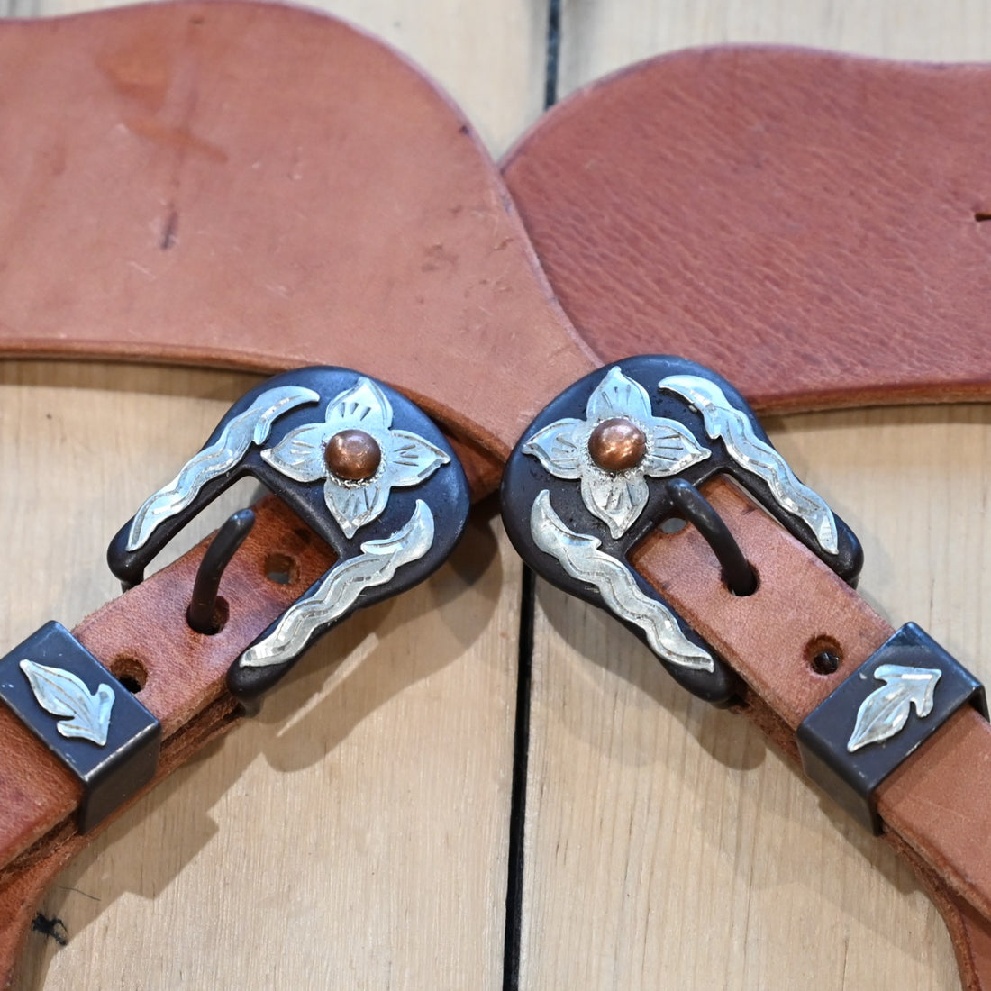 Ladies Contour Spur Strap with Brown Iron Buckle