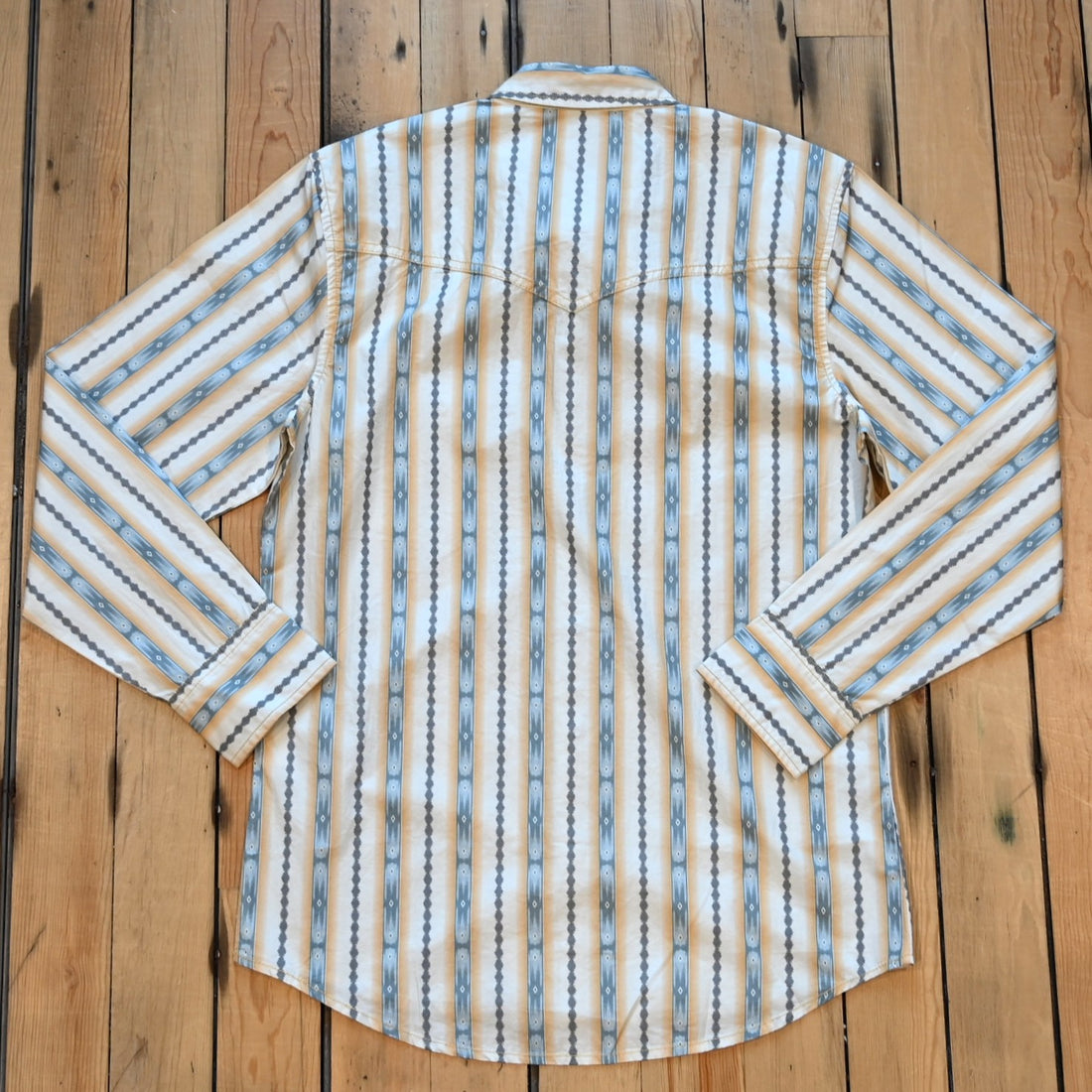 Killeen Grandstand Cotton Snap Shirt with pearl snaps, double chest pockets, Western yoke, and embroidered “SO” logo