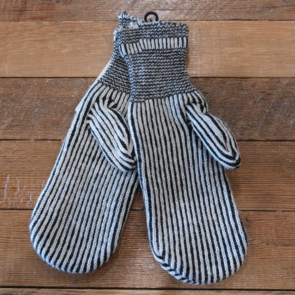 North Star Glove Chopper Mitts in Black Stripe featuring Fox River branding.