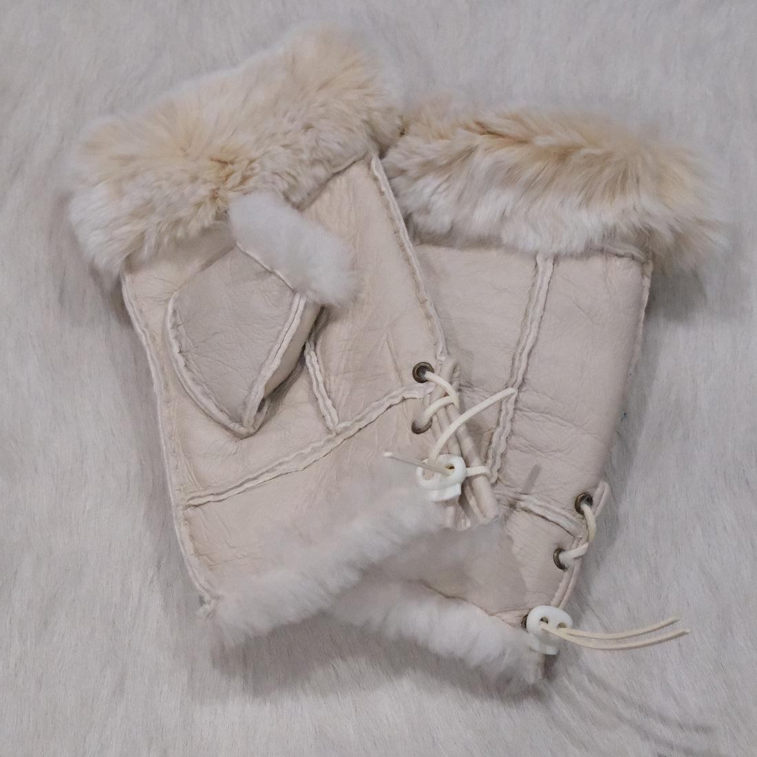 Morris Kaye beige shearling rabbit fur texting gloves