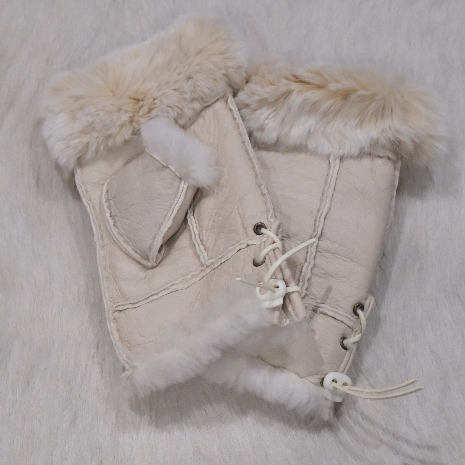 Morris Kaye beige shearling rabbit fur texting gloves