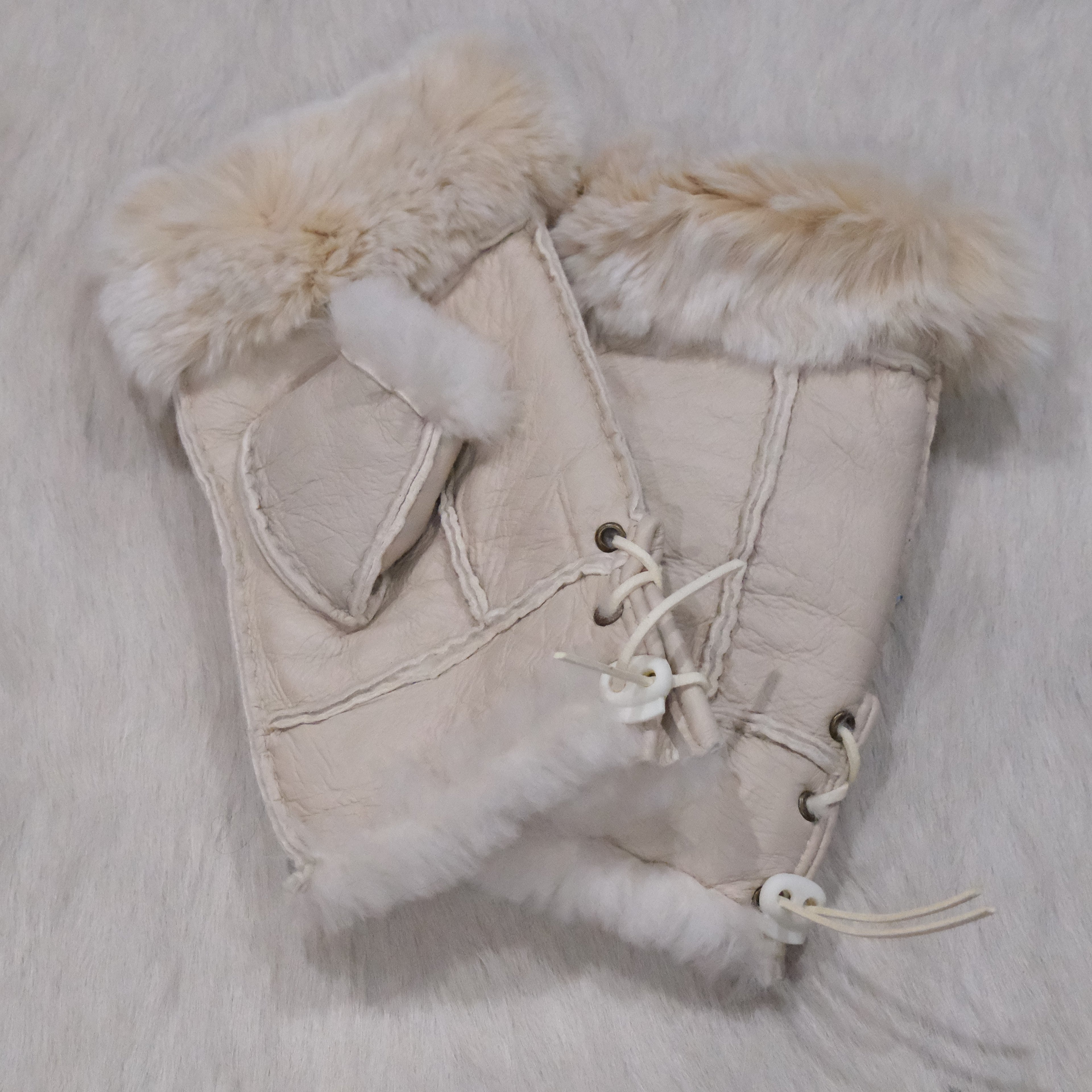 Morris Kaye beige shearling rabbit fur texting gloves