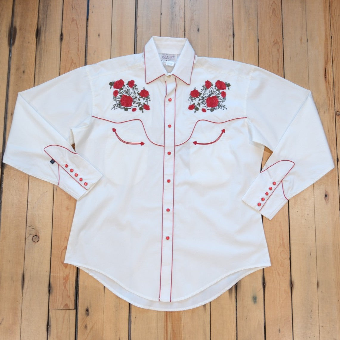 Rockmount Men’s Red Roses &amp; Steerhead Embroidered Western Shirt