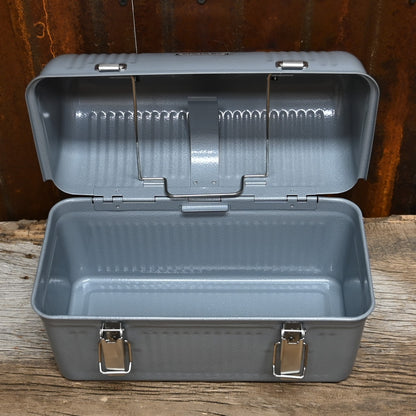 Stanley Classic 10 QT Lunch Box in Hammertone Silver with metal latches