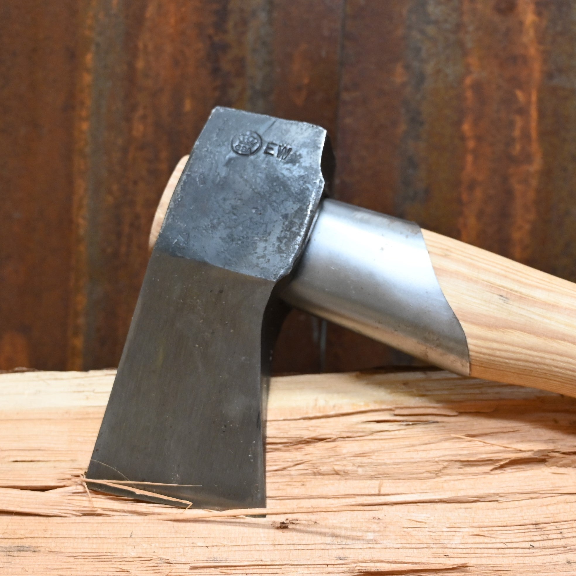 Gränsfors Bruk Long & Large Splitting Axe W/Collar Guard – Atomic 79