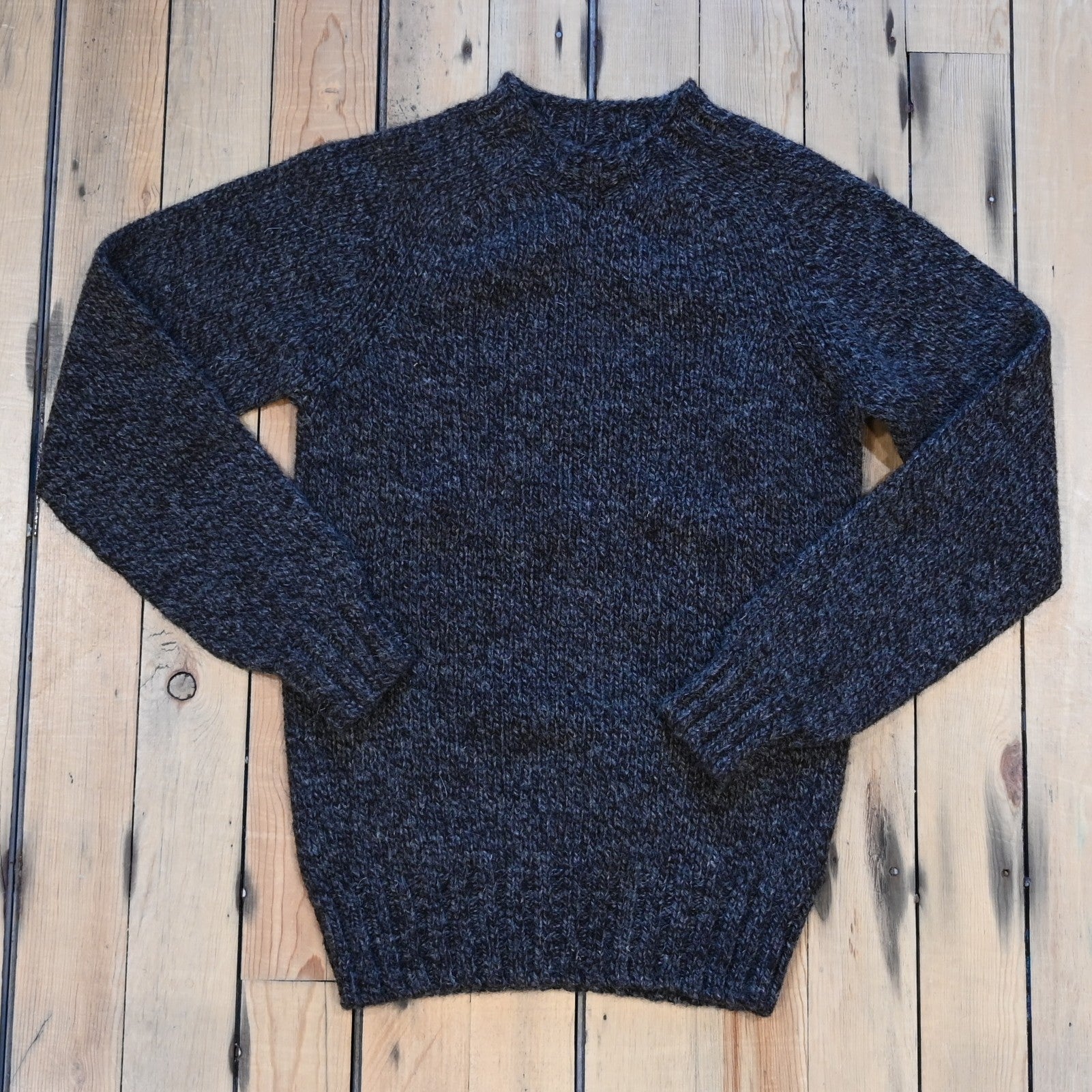 Filson 3GG Crewneck Sweater in heather brown wool, raglan sleeves and rib-knit collar
