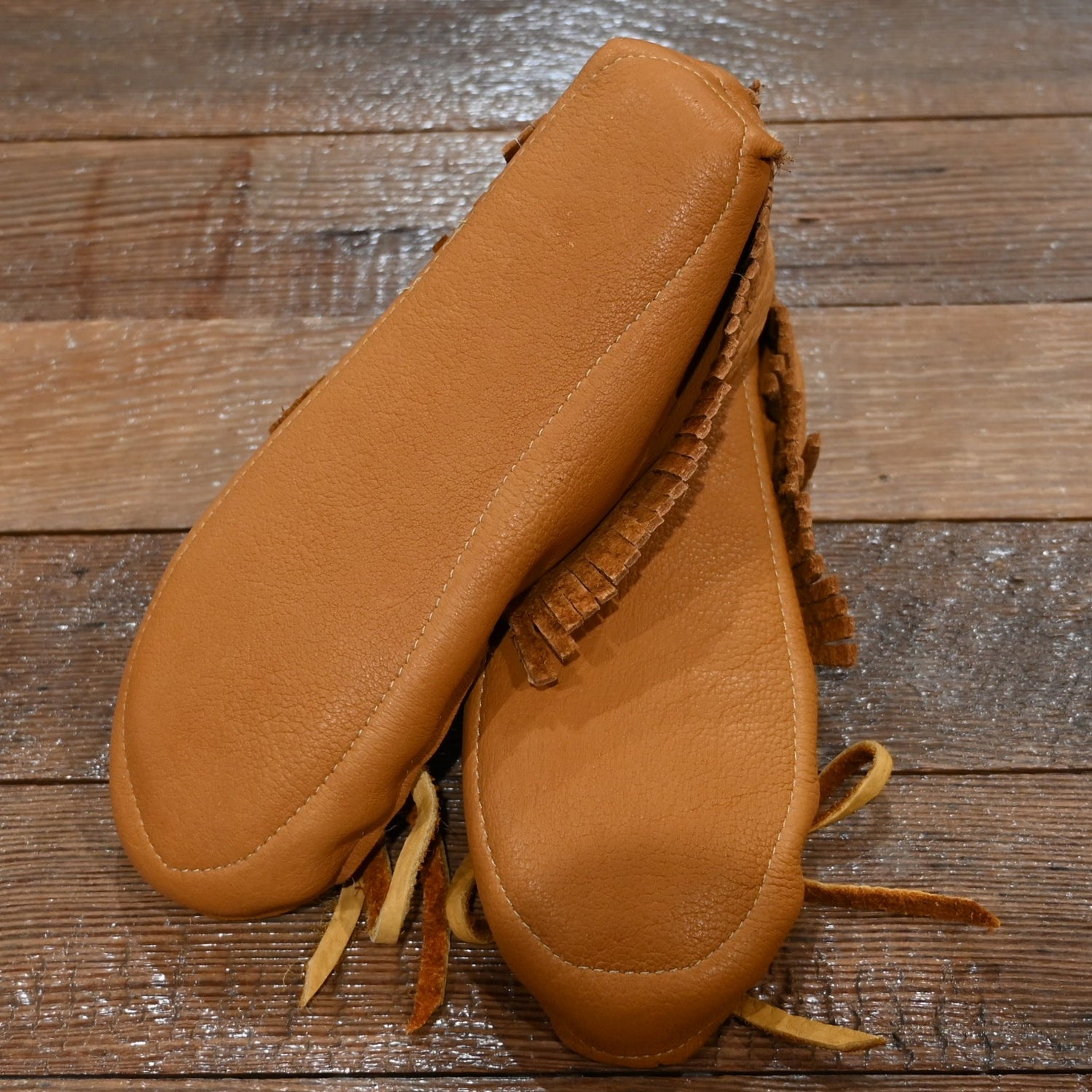 Geier Gloves adult low top soft bison moccasins with fringe