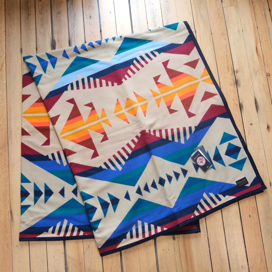 Pendleton Jacquard Unnapped Robe Blanket in Los Lunas