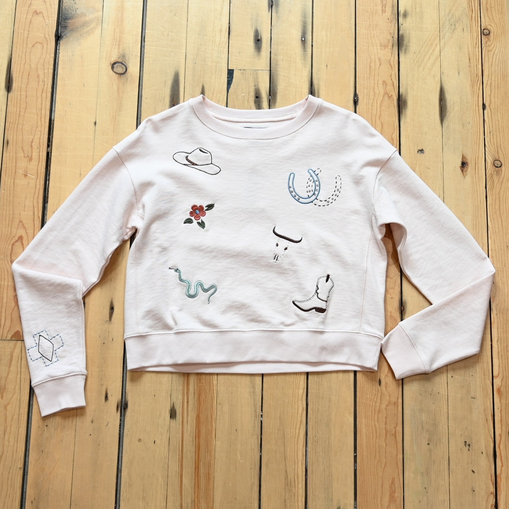 Pendleton Ladies Soft Rose French terry pullover with Western graphic detailing