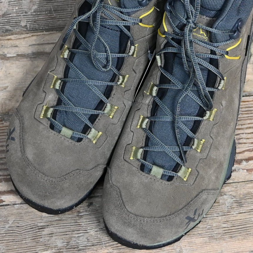 ムーブラテ La Sportiva Mens TX Hike Mid Leather GTX in Taupe and Moss – Atomic 79