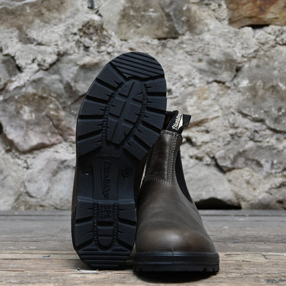 Blundstone Classic Chelsea boots in steel grey leather with elastic sides and pull tabs