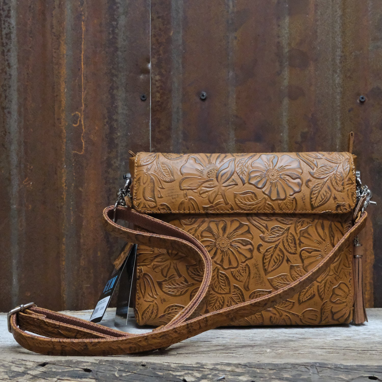 Gun Toten Mamas tooled American cowhide purse in tan