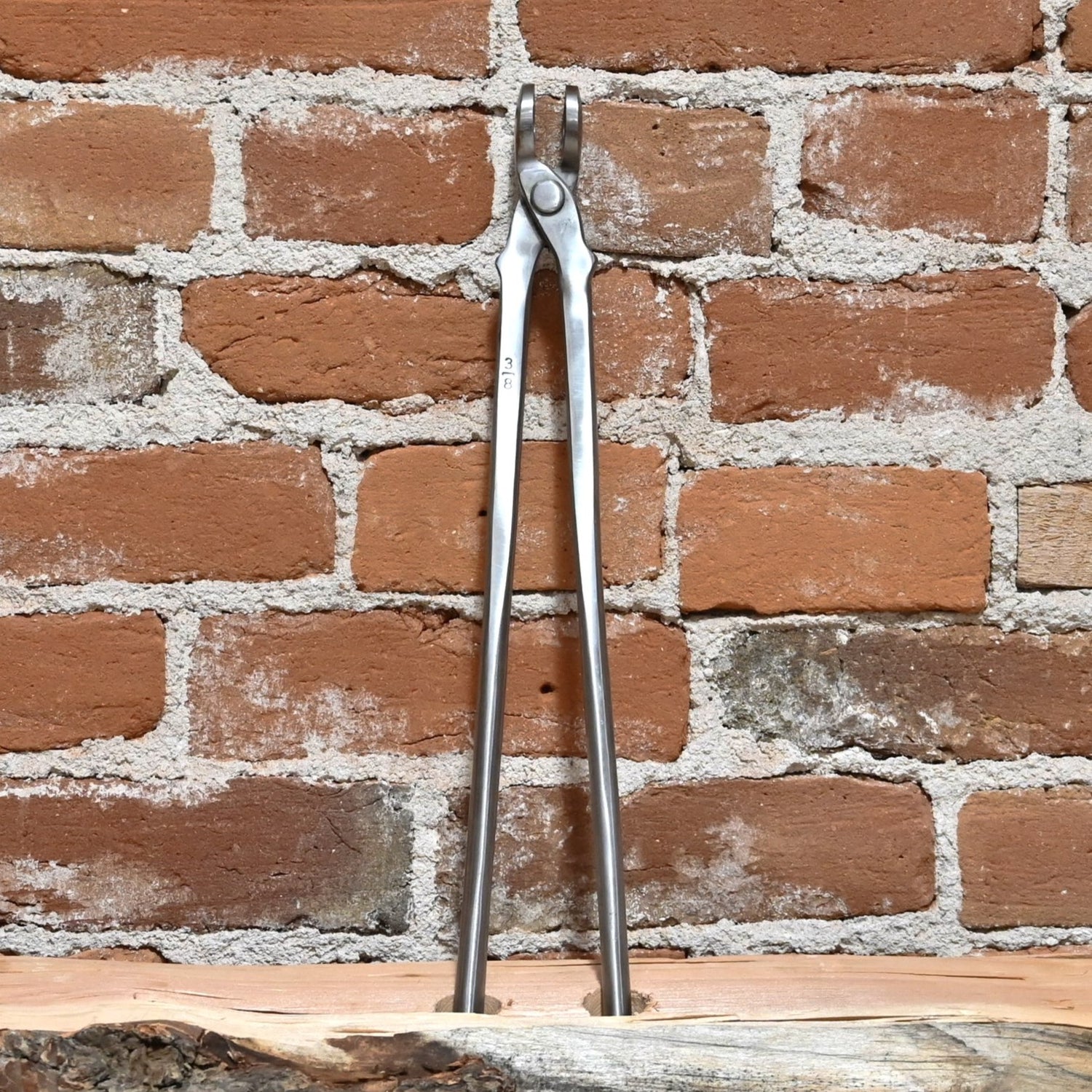 3/8&quot; Fire Tongs view of tongs