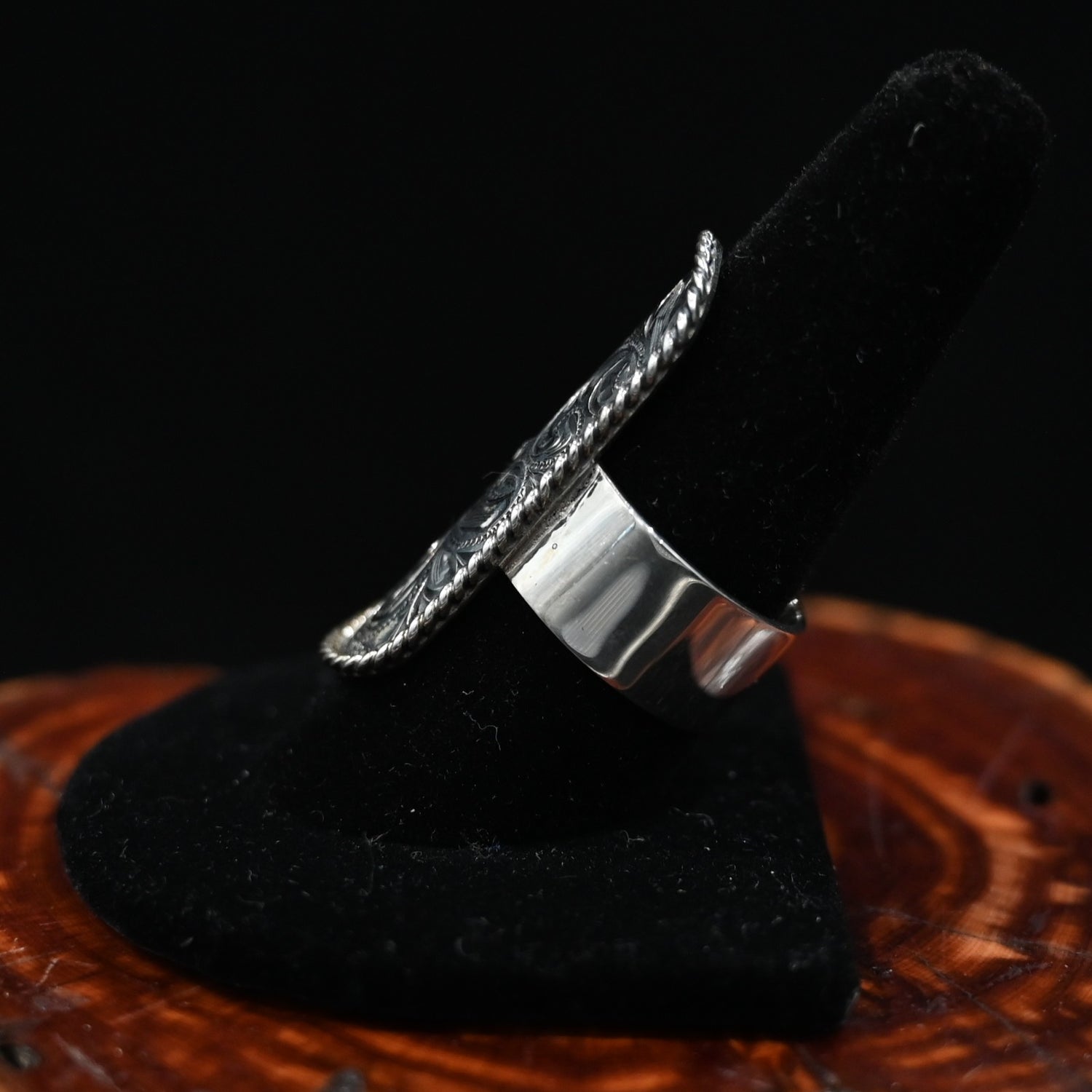 Vogt Abigail sterling silver adjustable ring with engraved design and rope-edge border