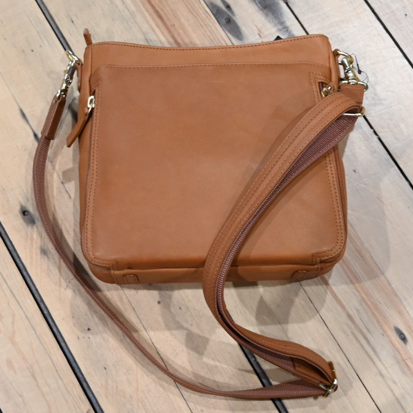 Gun Toten Mamas tan brushed cowhide cross-body conceal carry bag