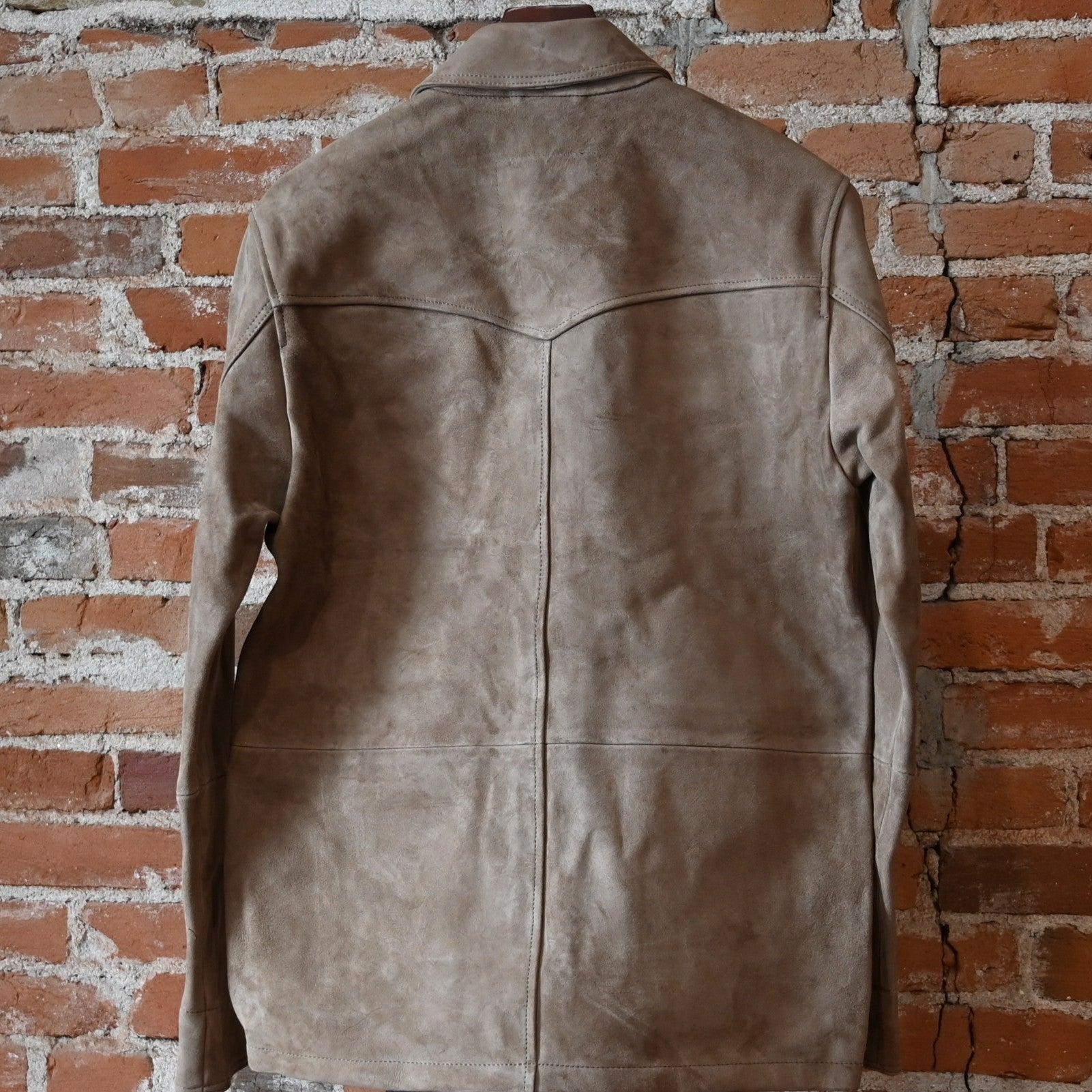 Schaefer Outfitter men’s expedition suede shirt jacket desert tan front view