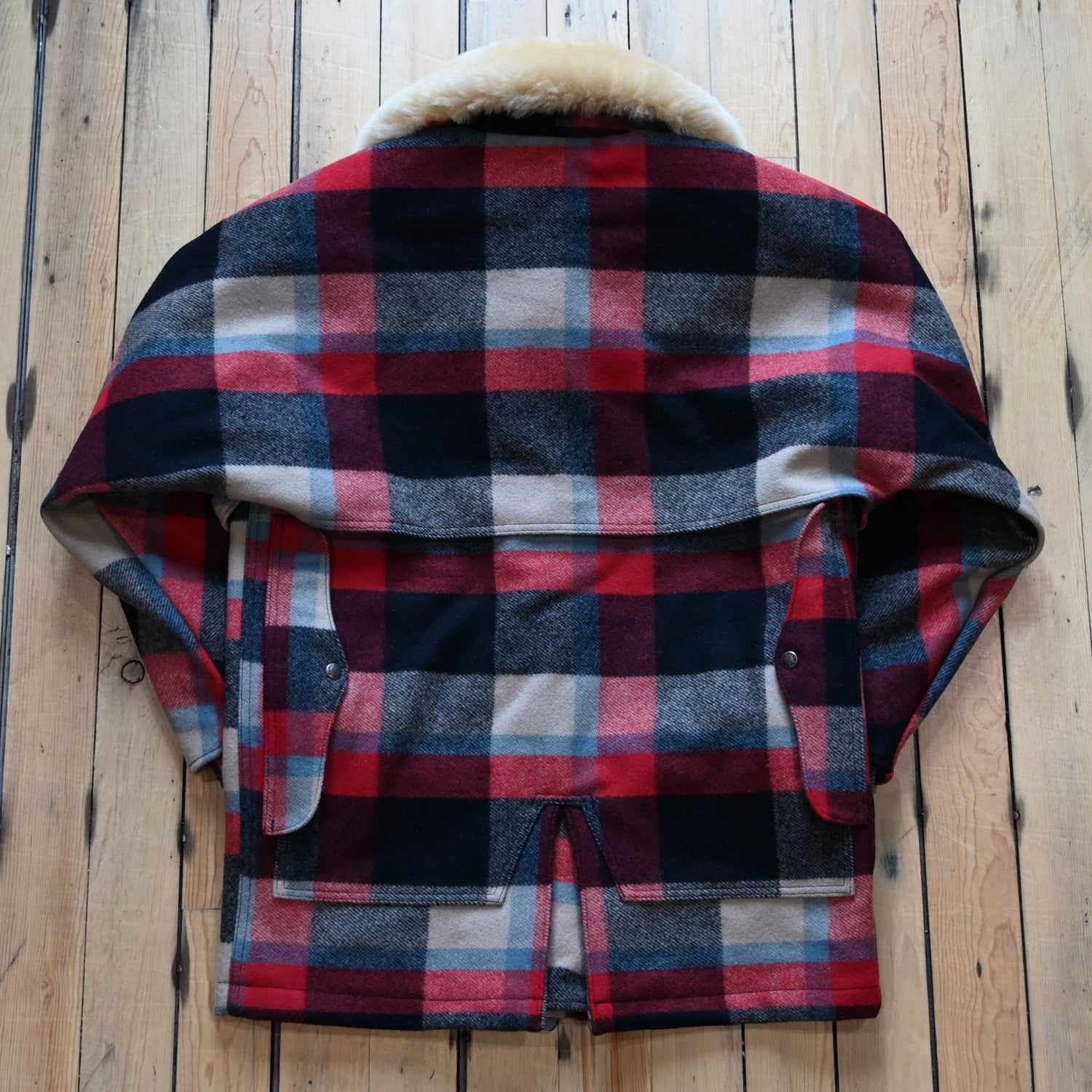 Filson Men’s Lined Mackinaw Wool Packer Coat Red Cream Blue Plaid