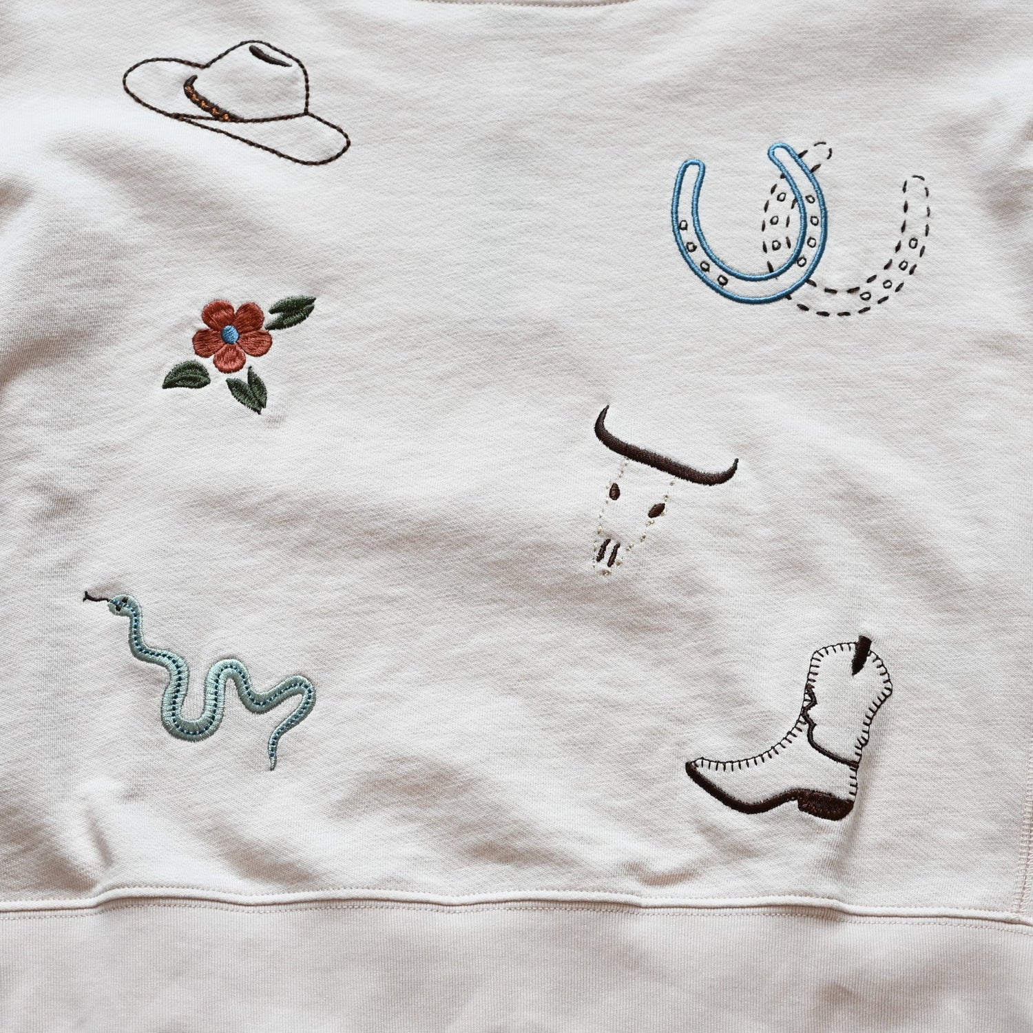 Pendleton Ladies Soft Rose French terry pullover with Western graphic detailing