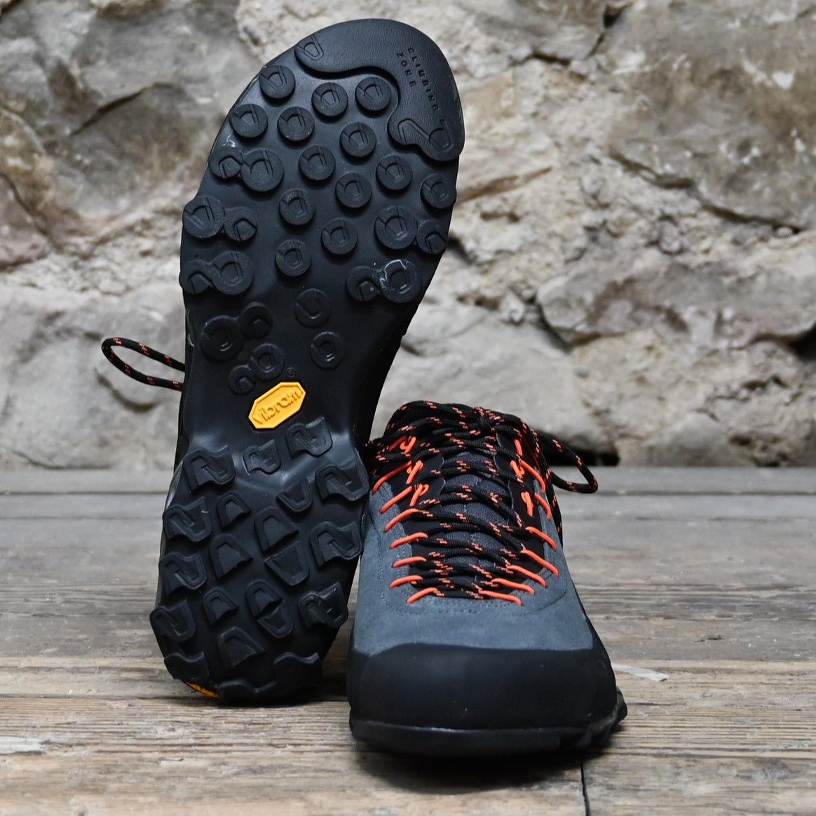 La Sportiva Men's XT4 Carbon Flame – Atomic 79