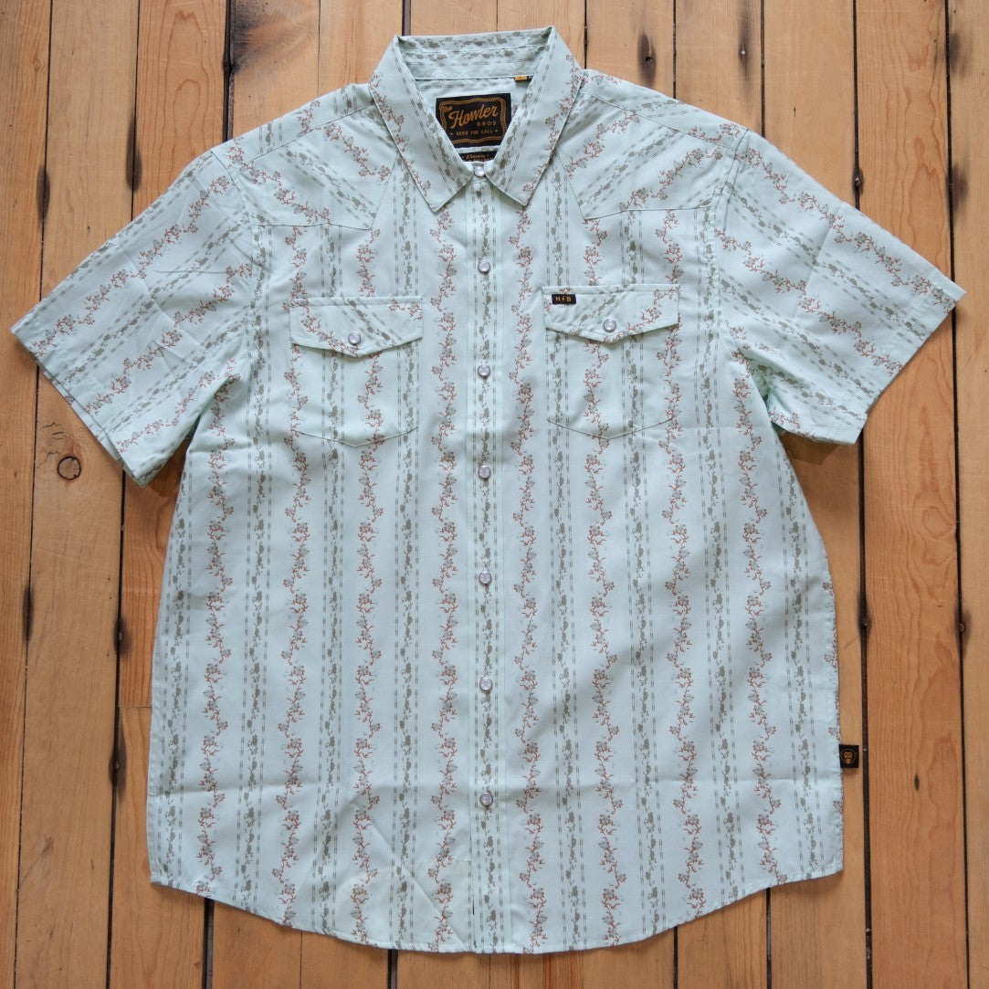 Howler Bros H-Bar-B Snapshirt - Hibiscus Ribbons in Mint