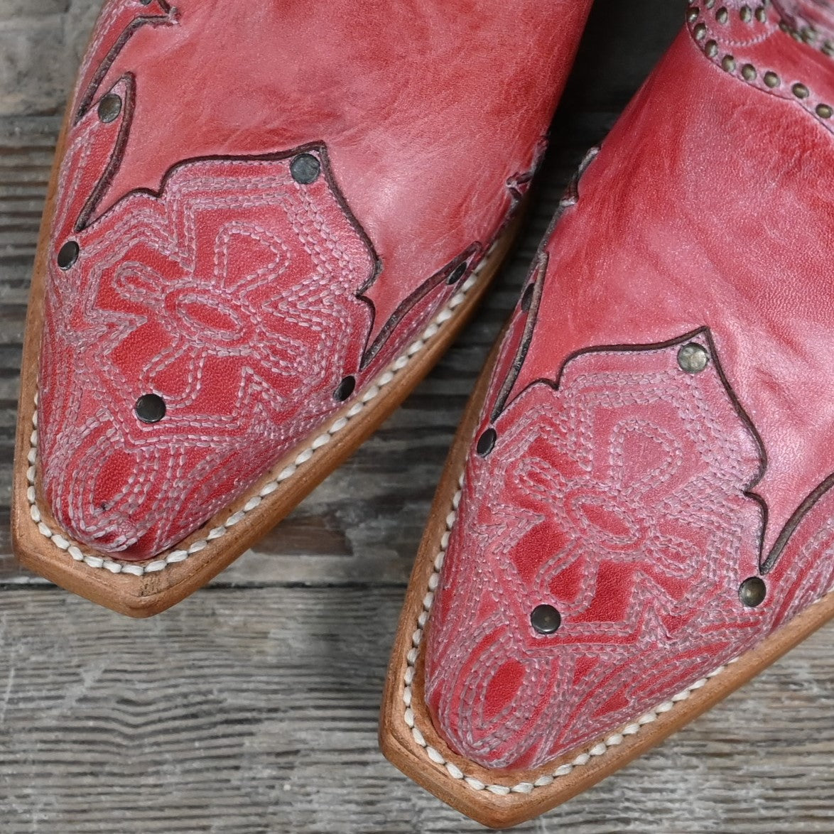 Lucchese ladies 9-inch pink leather shorty boot with stud detailing and petal stitching