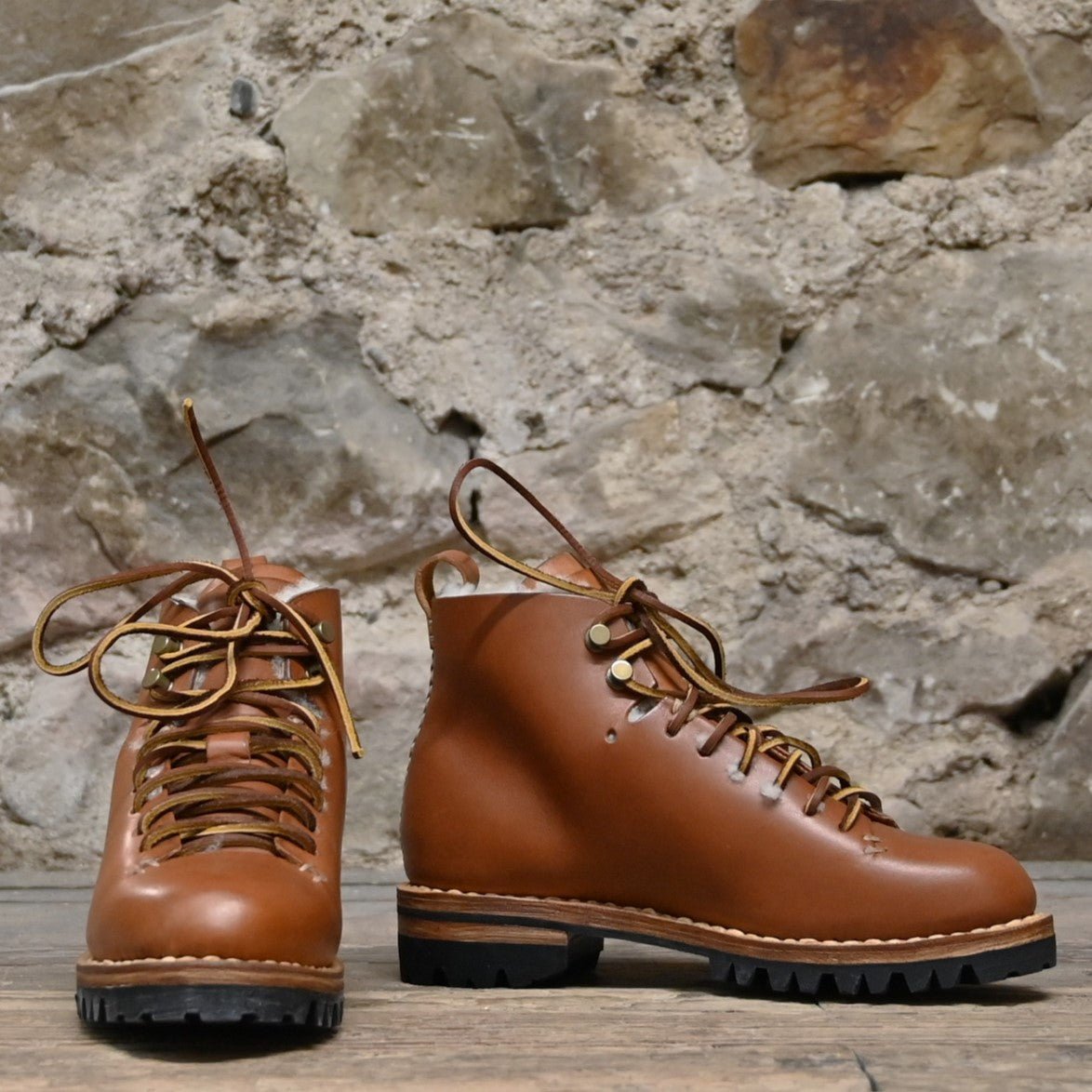 Feit Ladies Hand-sewn Wool Lined Hiker – Atomic 79