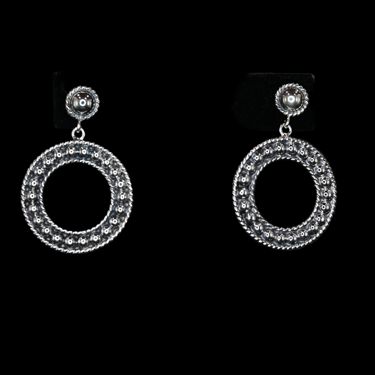 Vogt Silversmiths Makin’ the Rounds Blair Hoop sterling silver earrings with beadwork and rope edge